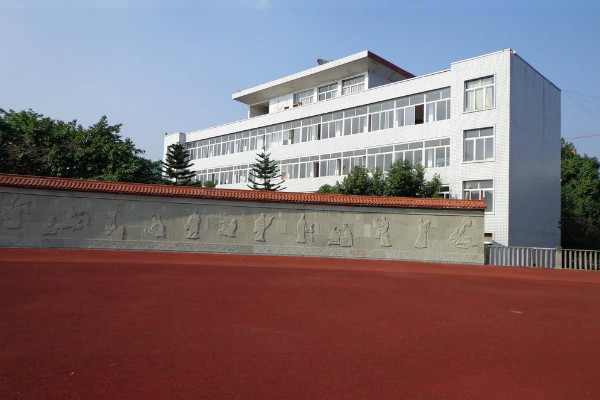 宜賓職業技術學院簡介與2019年招生要求