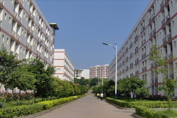 宜賓市東方職業(yè)技術(shù)學(xué)校 宜賓市東方職業(yè)技術(shù)學(xué)校