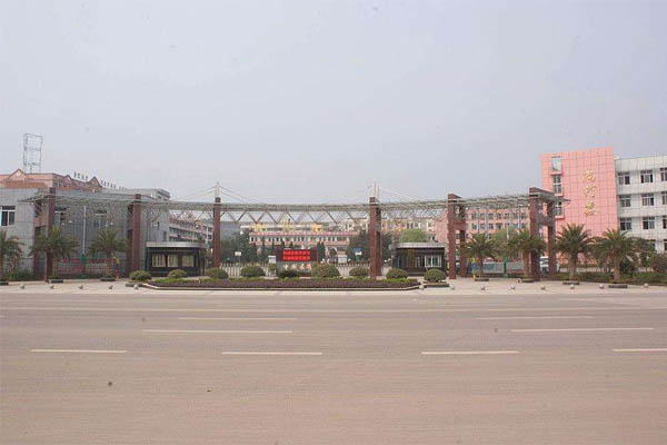 學(xué)校招生